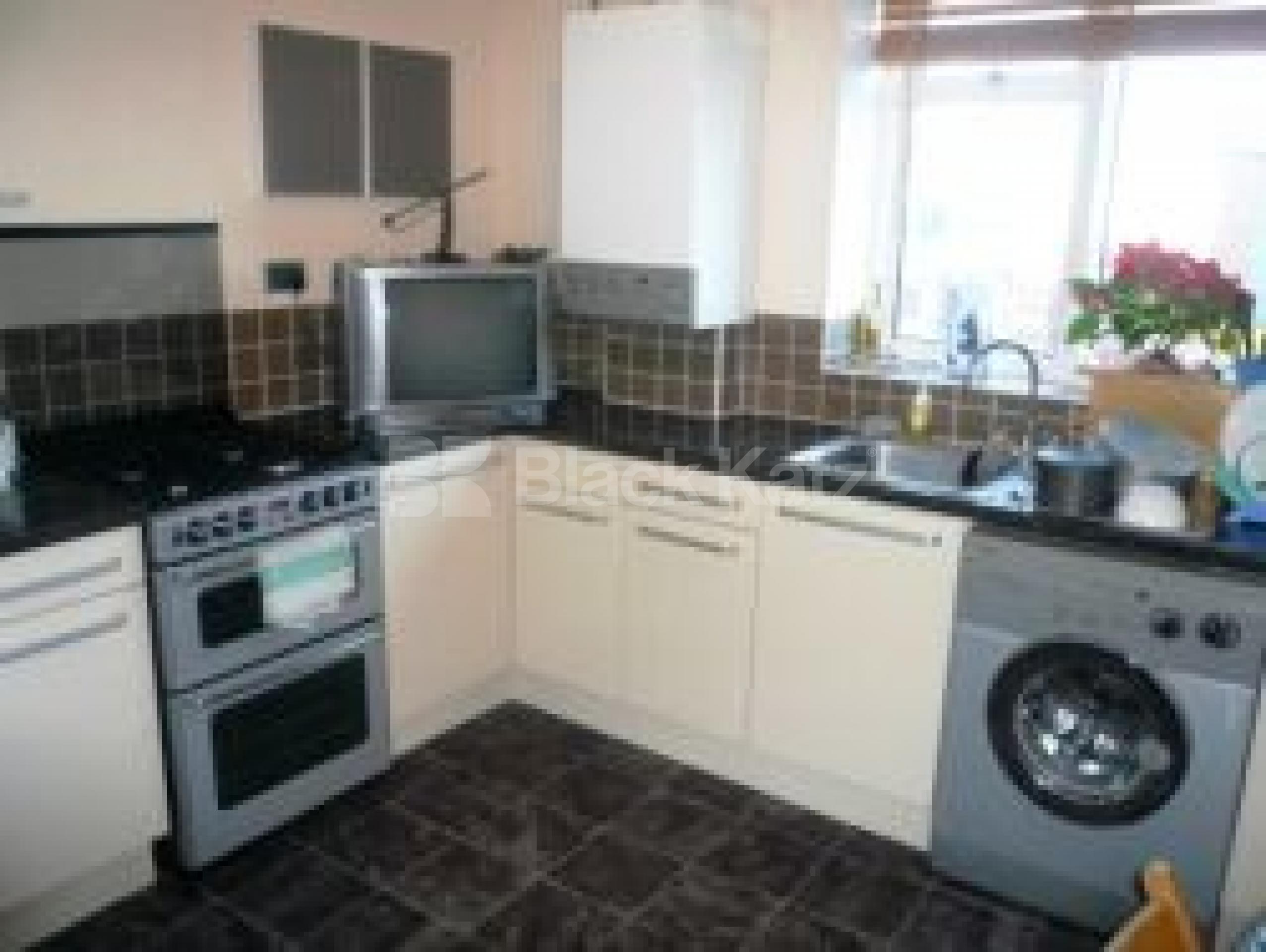 			2 Bedroom, 1 bath, 1 reception Flat			 Palace Gates Road, ALEXANDRA PALACE N22 N22